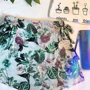 Brand new- tags still on floral skirt